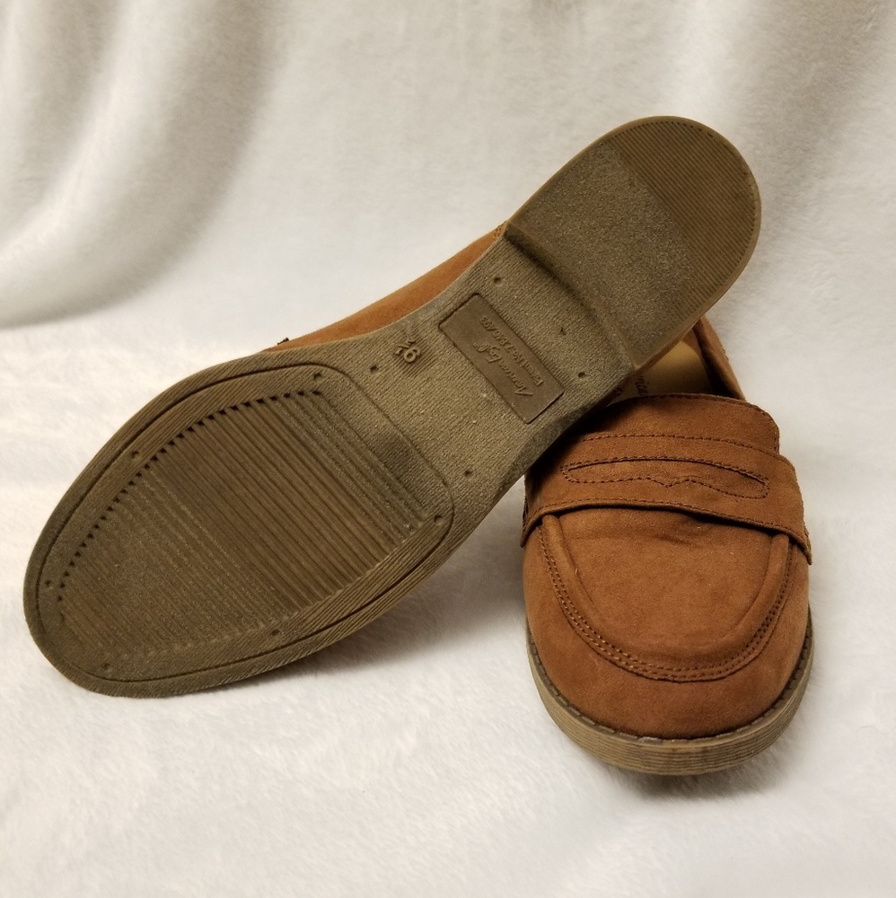 ❌SOLD❌ Tan loafers